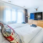Alpine Black Pearl - Modern & Stylish By Inspiringplaces Διαμέρισμα Ζερμάτ