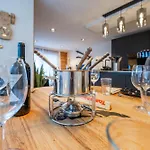 Alpine Black Pearl - Modern & Stylish By Inspiringplaces Ζερμάτ