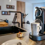 Alpine Black Pearl - Modern & Stylish By Inspiringplaces Ζερμάτ
