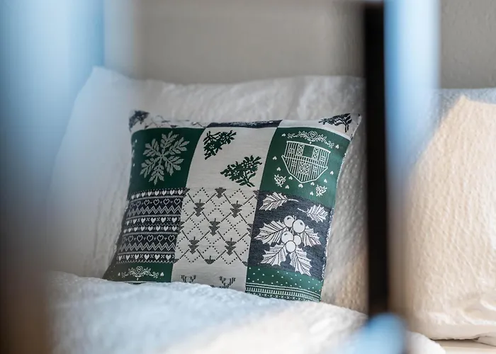 Alpine Black Pearl - Modern & Stylish By Inspiringplaces *