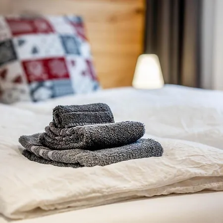 Alpine Black Pearl - Modern & Stylish By Inspiringplaces *