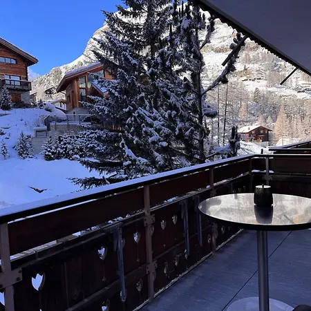 Alpine Black Pearl - Modern & Stylish By Inspiringplaces Διαμέρισμα